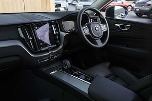 Volvo  XC60 Plus, B5 Mild Hybrid, Petrol