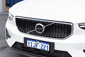 Volvo  XC40 Plus, B4 Mild hybrid, Petrol