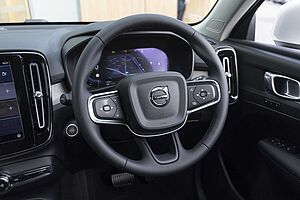 Volvo  XC40 Plus, B4 Mild hybrid, Petrol