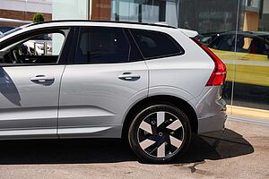 Volvo  UZ MY25 Plus T8 AWD Plug-In Hybrid