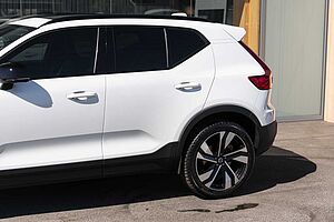 Volvo  XZ MY25 Ultra B4 AWD Dark