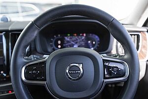 Volvo  XC60 Ultimate, B5 Mild Hybrid, Petrol, Bright
