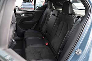Volvo  XC40 Ultimate, B5 Mild Hybrid, Petrol, Dark
