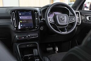 Volvo  XC40 Ultimate, B5 Mild Hybrid, Petrol, Dark