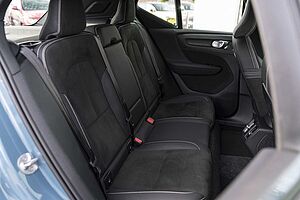 Volvo  XC40 Ultimate, B5 Mild Hybrid, Petrol, Dark