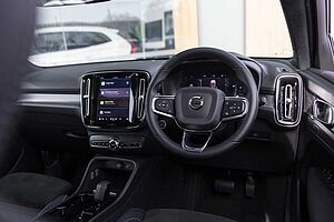 Volvo  XC40 Ultimate, B5 Mild Hybrid, Petrol, Dark