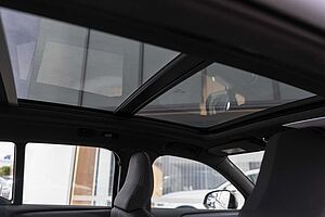 Volvo  XC40 Ultimate, B5 Mild Hybrid, Petrol, Dark