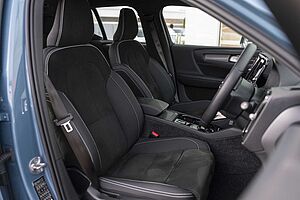Volvo  XC40 Ultimate, B5 Mild Hybrid, Petrol, Dark