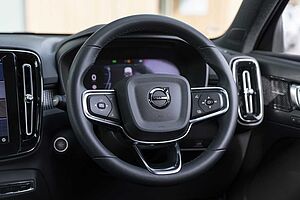 Volvo  XC40 Ultimate, B5 Mild Hybrid, Petrol, Dark