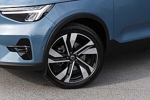 Volvo  XC40 Ultimate, B5 Mild Hybrid, Petrol, Dark