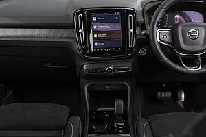 Volvo  XC40 Ultimate, B5 Mild Hybrid, Petrol, Dark