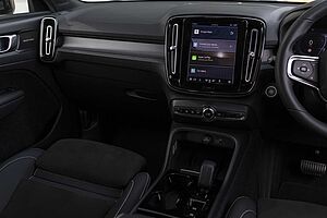 Volvo  XC40 Ultimate, B5 Mild Hybrid, Petrol, Dark