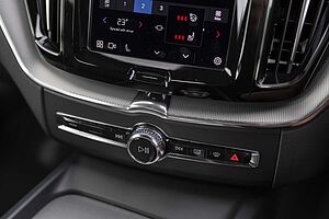 Volvo  XC60 Ultimate, B6 AWD mild hybrid, Petrol, Dark