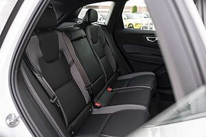 Volvo  XC60 Ultimate, B6 AWD mild hybrid, Petrol, Dark