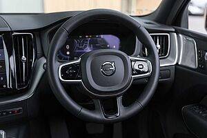 Volvo  XC60 Ultimate, B6 AWD mild hybrid, Petrol, Dark