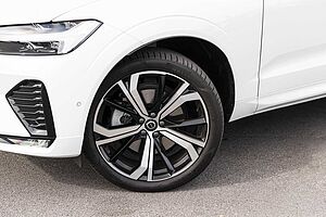 Volvo  XC60 Ultimate, B6 AWD mild hybrid, Petrol, Dark