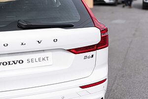Volvo  XC60 Ultimate, B6 AWD mild hybrid, Petrol, Dark