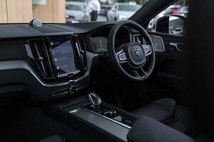 Volvo  XC60 Ultimate, B6 AWD mild hybrid, Petrol, Dark
