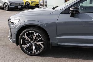 Volvo  XC60 Ultimate, B6 AWD mild hybrid, Petrol, Dark