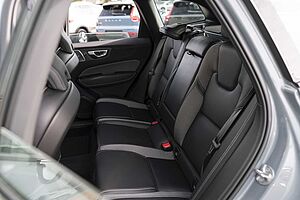 Volvo  XC60 Ultimate, B6 AWD mild hybrid, Petrol, Dark