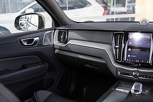 Volvo  XC60 Ultimate, B6 AWD mild hybrid, Petrol, Dark
