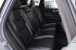 Volvo  XC60 Ultimate, B6 AWD mild hybrid, Petrol, Dark