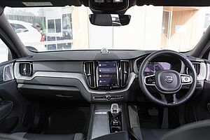 Volvo  XC60 Ultimate, B6 AWD mild hybrid, Petrol, Dark
