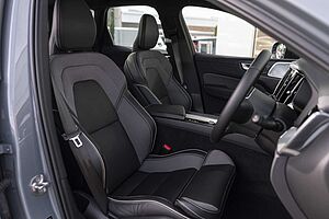 Volvo  XC60 Ultimate, B6 AWD mild hybrid, Petrol, Dark