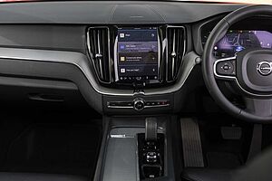 Volvo  XC60 Plus, B5 Mild Hybrid, Petrol