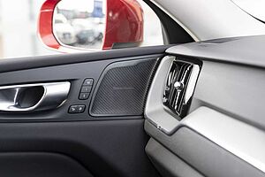 Volvo  XC60 Plus, B5 Mild Hybrid, Petrol