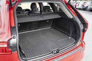 Volvo  XC60 Plus, B5 Mild Hybrid, Petrol