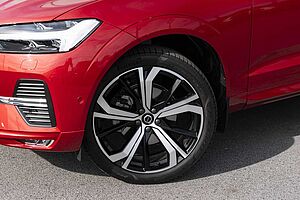 Volvo  XC60 Plus, B5 Mild Hybrid, Petrol
