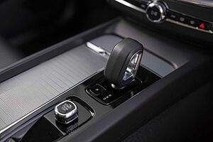 Volvo  XC60 Plus, B5 Mild Hybrid, Petrol