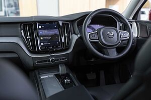 Volvo  XC60 Plus, B5 Mild Hybrid, Petrol
