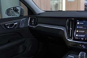 Volvo  V60 Cross Country Ultimate, B5 AWD Mild hybrid, Petrol, Bright