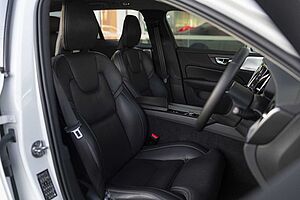 Volvo  V60 Cross Country Ultimate, B5 AWD Mild hybrid, Petrol, Bright