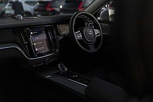 Volvo  V60 Cross Country Ultimate, B5 AWD Mild hybrid, Petrol, Bright