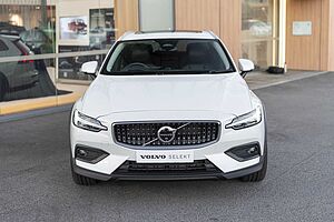 Volvo  V60 Cross Country Ultimate, B5 AWD Mild hybrid, Petrol, Bright