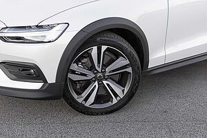 Volvo  V60 Cross Country Ultimate, B5 AWD Mild hybrid, Petrol, Bright