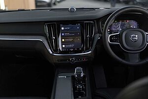 Volvo  V60 Cross Country Ultimate, B5 AWD Mild hybrid, Petrol, Bright
