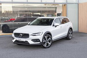 Volvo  V60 Cross Country Ultimate, B5 AWD Mild hybrid, Petrol, Bright