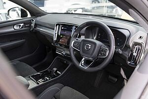 Volvo  XZ MY25 Black Edition AWD
