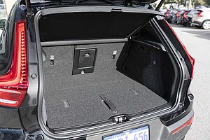 Volvo  XZ MY25 Black Edition AWD