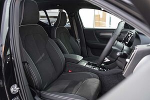 Volvo  XZ MY25 Black Edition AWD