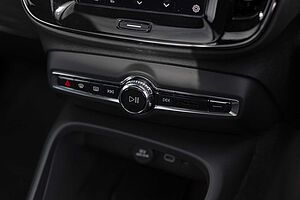 Volvo  XZ MY25 Black Edition AWD