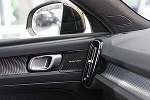 Volvo  XZ MY25 Black Edition AWD