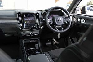 Volvo  XZ MY25 Black Edition AWD