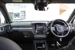 Volvo  XZ MY25 Black Edition AWD
