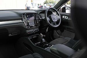 Volvo  XZ MY25 Black Edition AWD