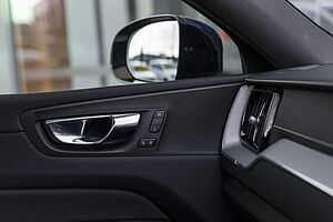 Volvo  XC60 T6 R-Design AWD